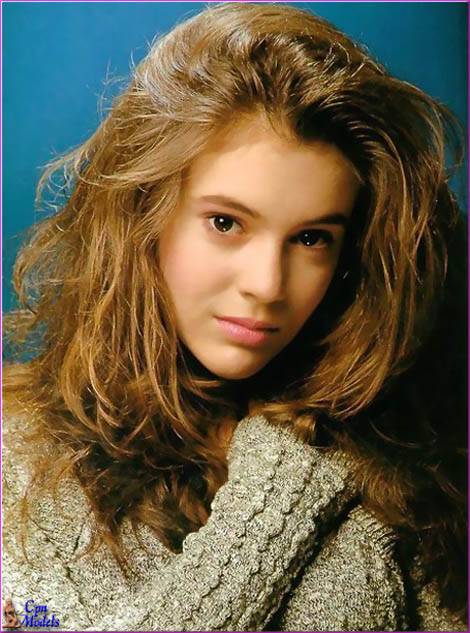 Alyssa Milano   << Back