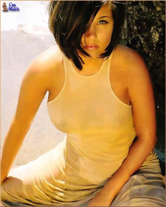 Tiffani Amber Thiessen    << Back