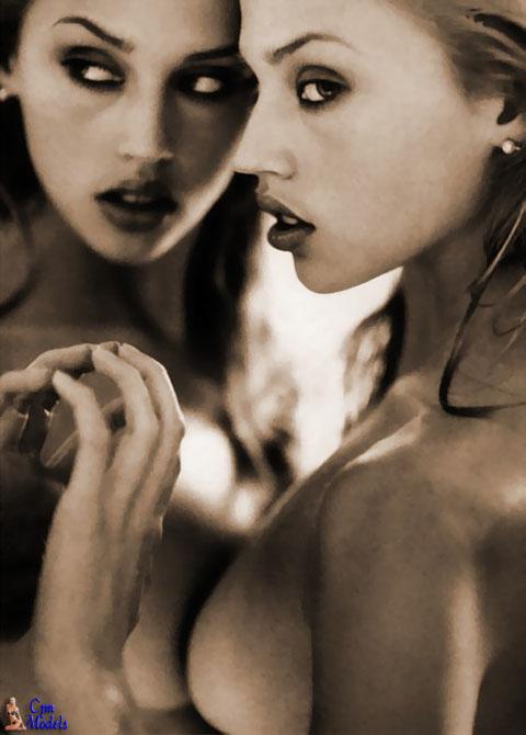 Estella Warren - <<  Back